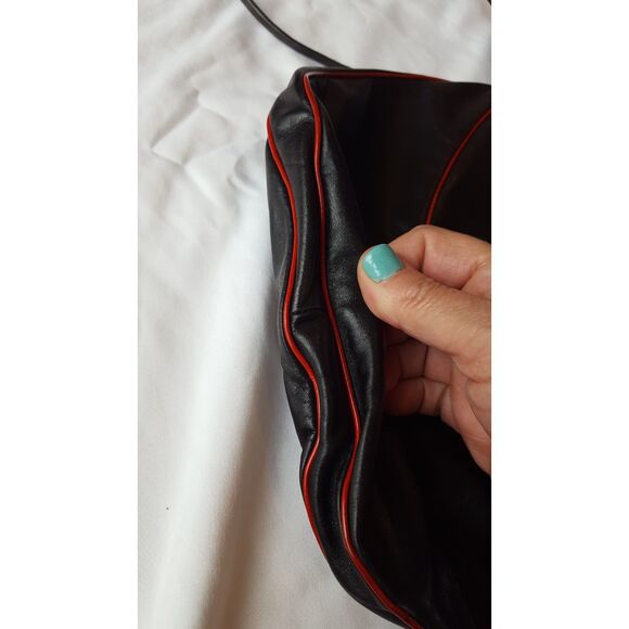 Vintage BETTINA Black with Red Piping‎ Leather purse, EUC, size small - Picture 7 of 12